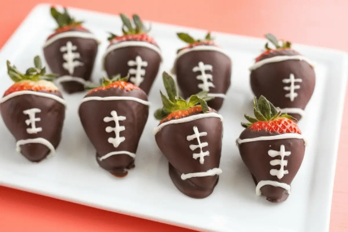These Chocolate-Dipped Strawberries Come with a Big Game Twist
