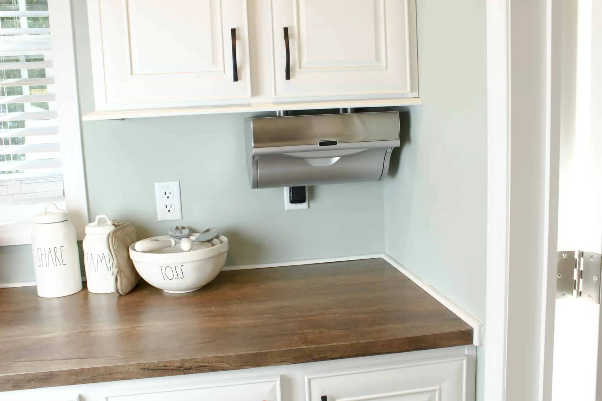Innovia Paper Towel Dispenser: One Thing Every Kitchen Needs