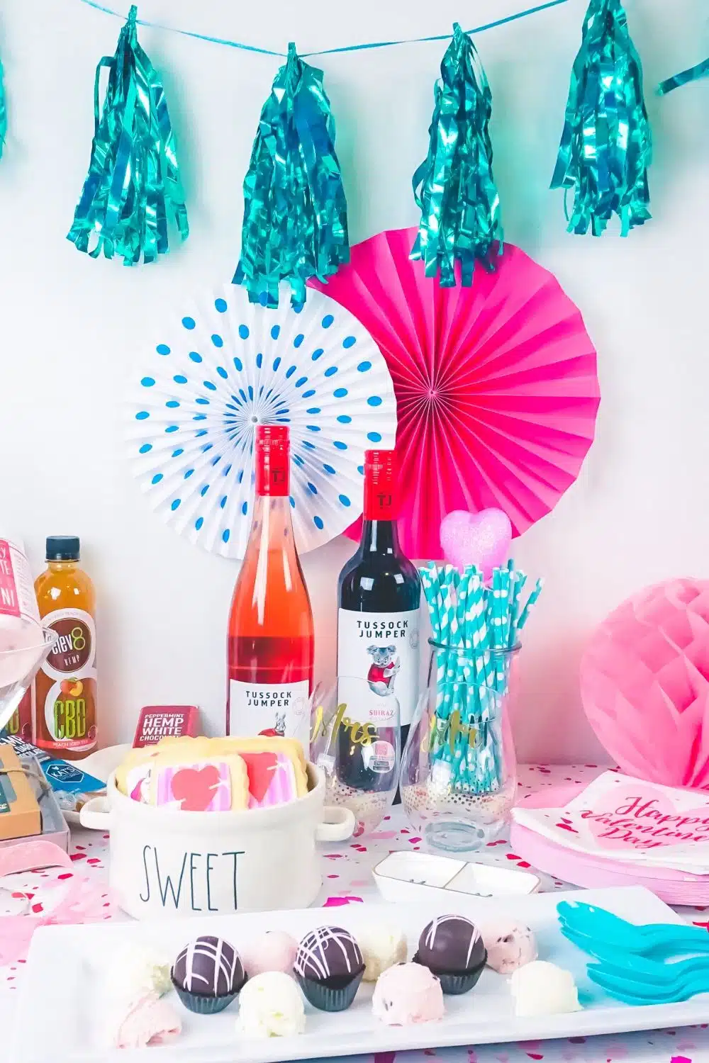 Valentine’s Day Gift Guide: Party Ideas & Gifts