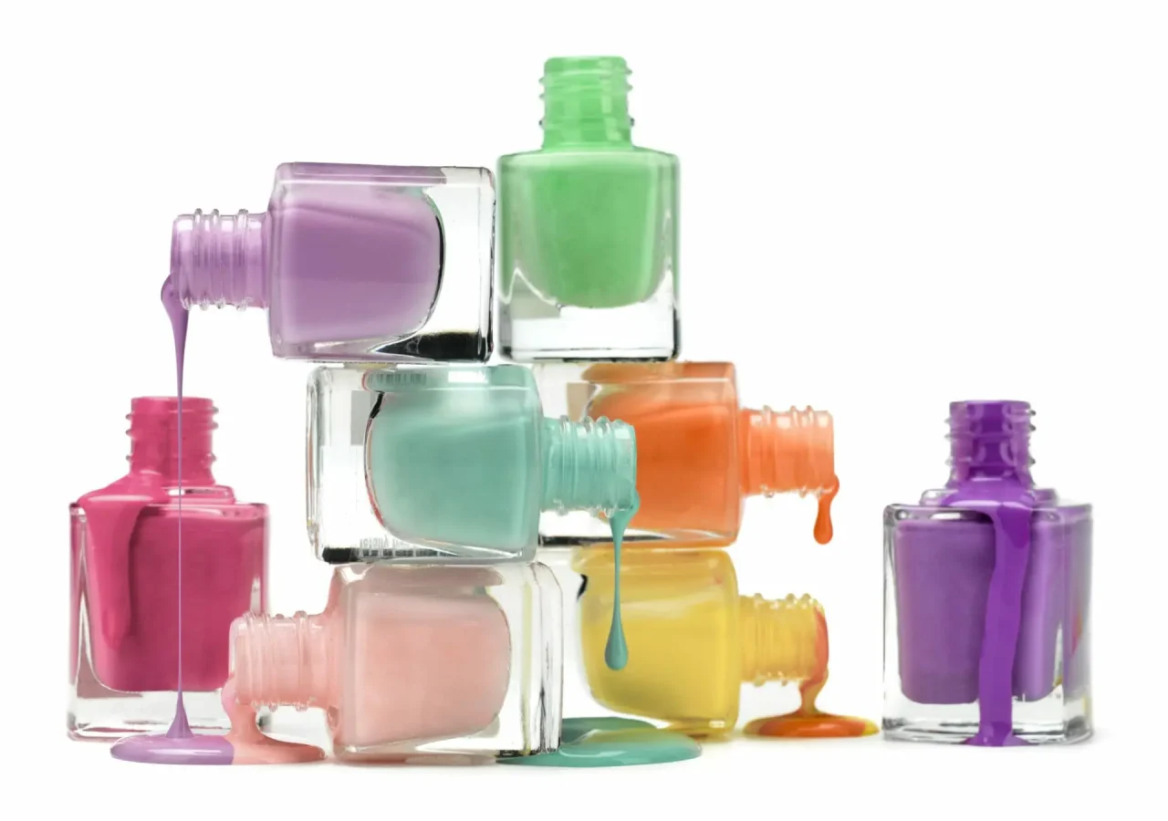 How to dry nail polish fast at home?