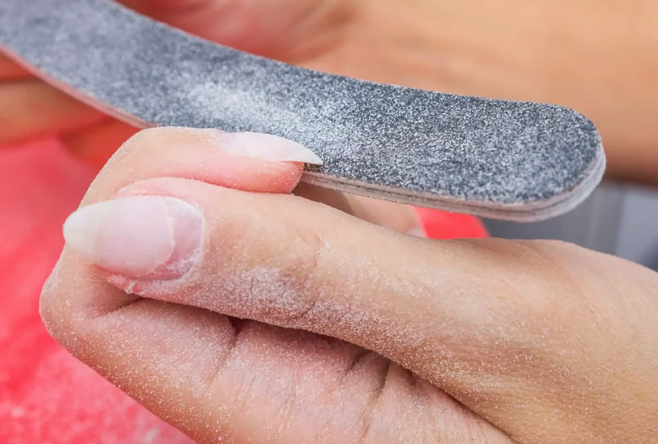 Does gel polish come off with nail polish remover?