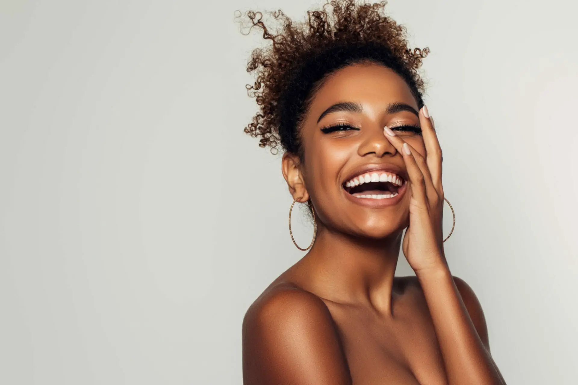 Best Anti-Frizz Serums For African American Hair