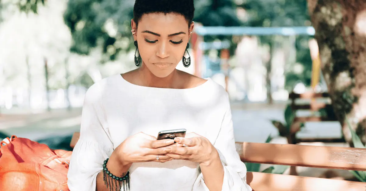 What And How Long To Text After A First Date – Things To Know